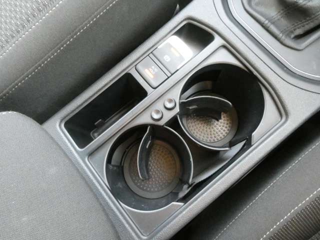 フォルクスワーゲン ゴルフトゥーラン ＴＳＩ　コンフォートライン H28年 (関東) 99