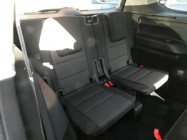 フォルクスワーゲン ゴルフトゥーラン ＴＳＩ　コンフォートライン H28年 (関東) 99