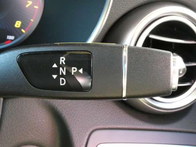 メルセデスベンツ Ｃクラスカブリオレ Ｃ１８０ スポーツ レザーエクスクルーシブパッケージ R1年 (関東) 99