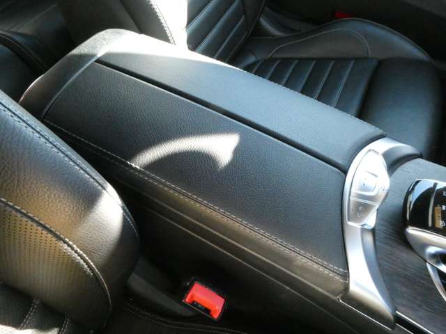 メルセデスベンツ Ｃクラスカブリオレ Ｃ１８０ スポーツ レザーエクスクルーシブパッケージ R1年 (関東) 99