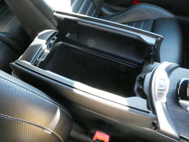 メルセデスベンツ Ｃクラスカブリオレ Ｃ１８０ スポーツ レザーエクスクルーシブパッケージ R1年 (関東) 99