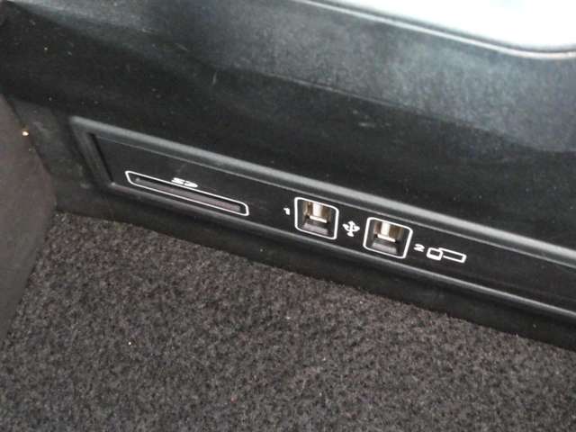 メルセデスベンツ Ｃクラスカブリオレ Ｃ１８０ スポーツ レザーエクスクルーシブパッケージ R1年 (関東) 99