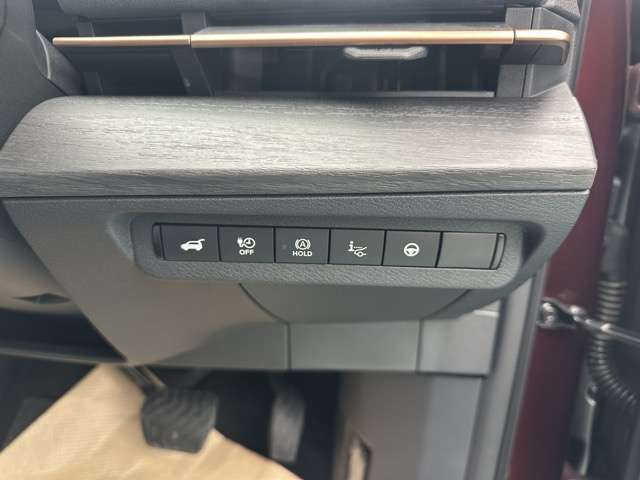 日産 アリア Ｂ９ Ｅ－４ＯＲＣＥ リミテッド ４ＷＤ R6年 (東海) 99