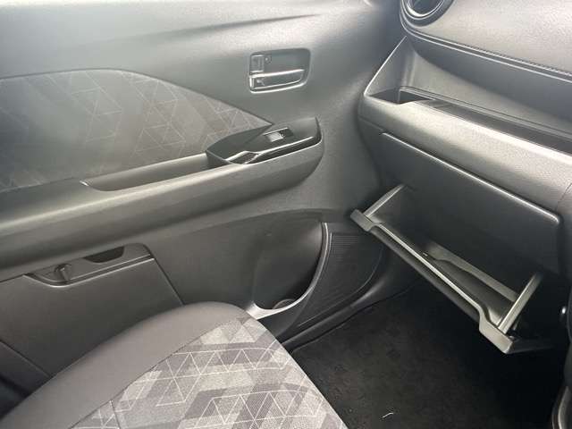 三菱 ｅＫクロス　ＥＶ Ｐ R4年 (東海) 99