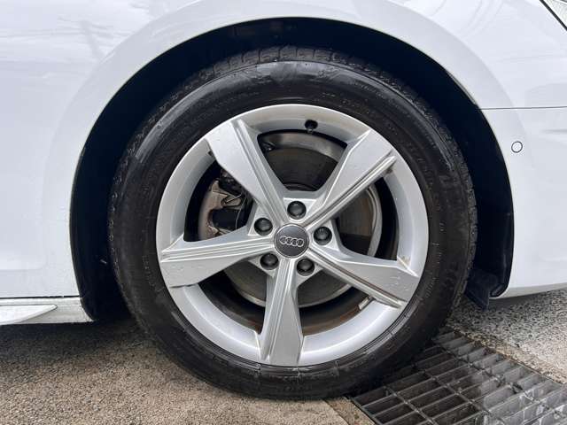 アウディ Ａ４ ３５ ＴＤＩ アドバンスト ディーゼルターボ R3年 (東北) 99