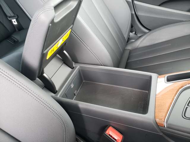 アウディ Ａ４ ３５ ＴＤＩ アドバンスト ディーゼルターボ R3年 (東北) 99