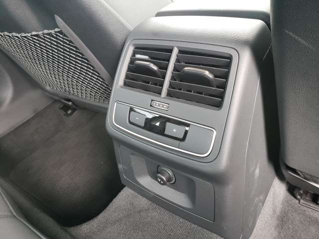 アウディ Ａ４ ３５ ＴＤＩ アドバンスト ディーゼルターボ R3年 (東北) 99