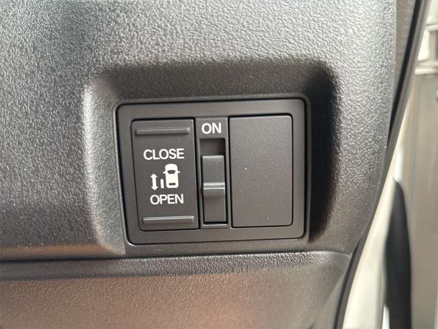 ホンダ Ｎ　ＢＯＸ カスタム ６６０ R7年 (近畿) 99