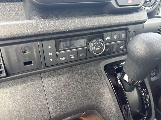 ホンダ Ｎ　ＢＯＸ カスタム ６６０ R7年 (近畿) 99