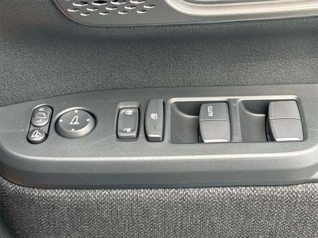 ホンダ Ｎ　ＢＯＸ カスタム ６６０ R7年 (近畿) 99