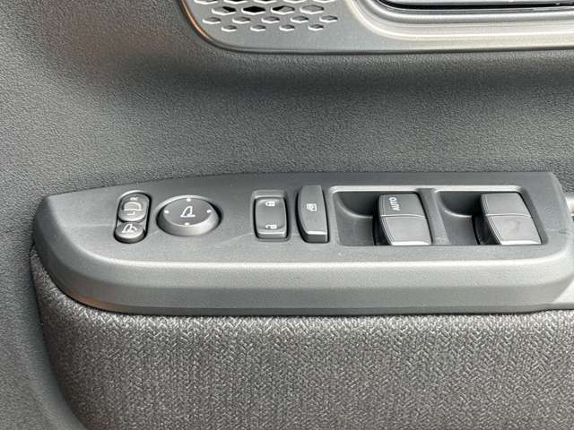 ホンダ Ｎ　ＢＯＸ カスタム ６６０ R7年 (近畿) 99