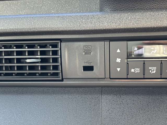 ホンダ Ｎ　ＢＯＸ カスタム ６６０ コーディネートスタイル ２トーン R6年 (近畿) 99