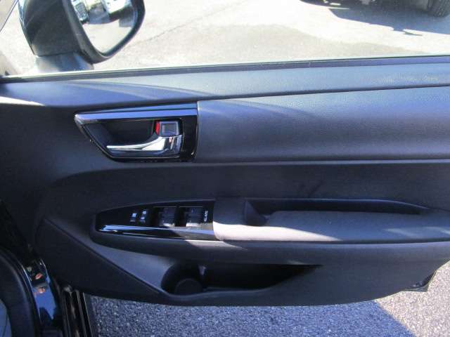 トヨタ カローラフィールダー　ハイブリッド １．５ ハイブリッド Ｇ Ｗ×Ｂ H30年 (関東) 99