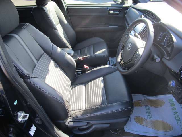 トヨタ カローラフィールダー　ハイブリッド １．５ ハイブリッド Ｇ Ｗ×Ｂ H30年 (関東) 99