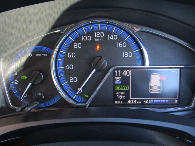 トヨタ カローラフィールダー　ハイブリッド １．５ ハイブリッド Ｇ Ｗ×Ｂ H30年 (関東) 99