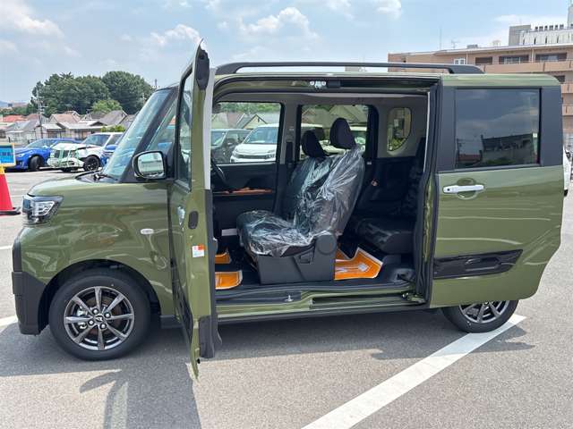 ダイハツ タント ６６０ ファンクロス R6年 (近畿) 99