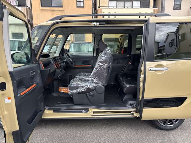 ダイハツ タント ６６０ ファンクロス R6年 (近畿) 99