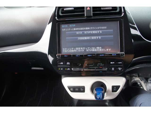 トヨタ プリウス １．８ Ｓ セーフティ プラス Ｅ－ＦＯＵＲ ４ＷＤ H29年 (東北) 99