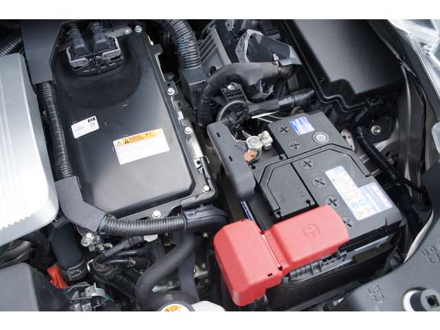 トヨタ プリウス １．８ Ｓ セーフティ プラス Ｅ－ＦＯＵＲ ４ＷＤ H29年 (東北) 99