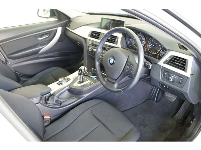 ＢＭＷ ３シリーズ ３２０ｉ H26年 (東北) 99