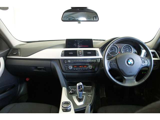 ＢＭＷ ３シリーズ ３２０ｉ H26年 (東北) 99