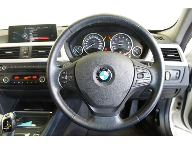 ＢＭＷ ３シリーズ ３２０ｉ H26年 (東北) 99