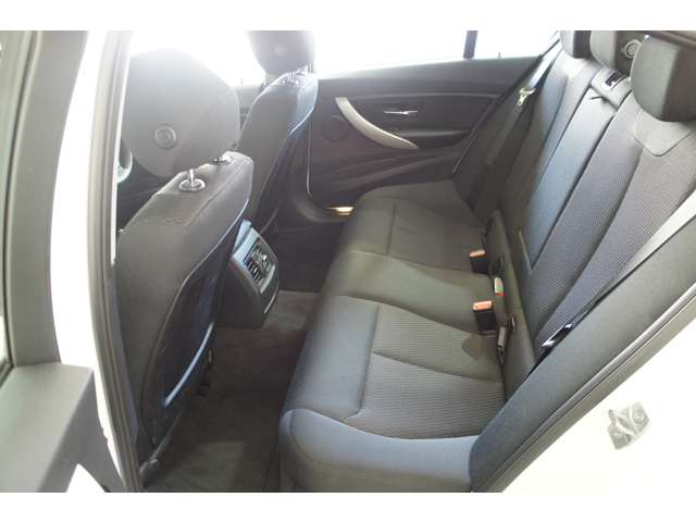 ＢＭＷ ３シリーズ ３２０ｉ H26年 (東北) 99