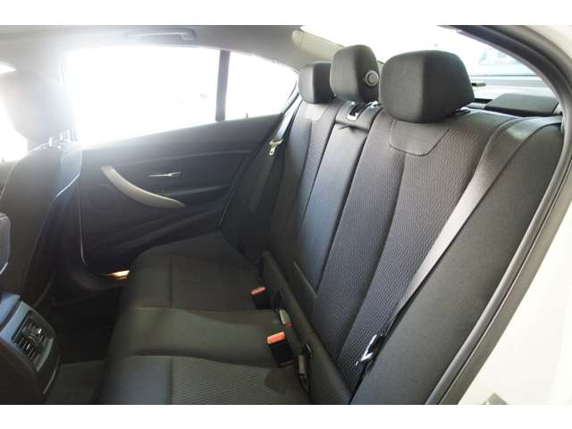 ＢＭＷ ３シリーズ ３２０ｉ H26年 (東北) 99