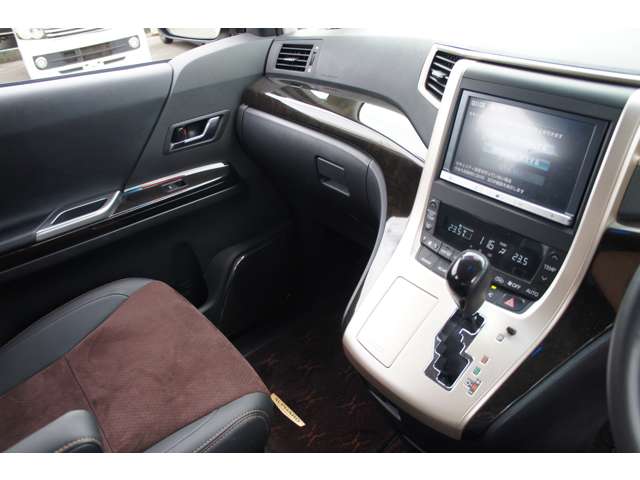 トヨタ アルファード ２．４ ２４０Ｓ タイプゴールド H25年 (東北) 99