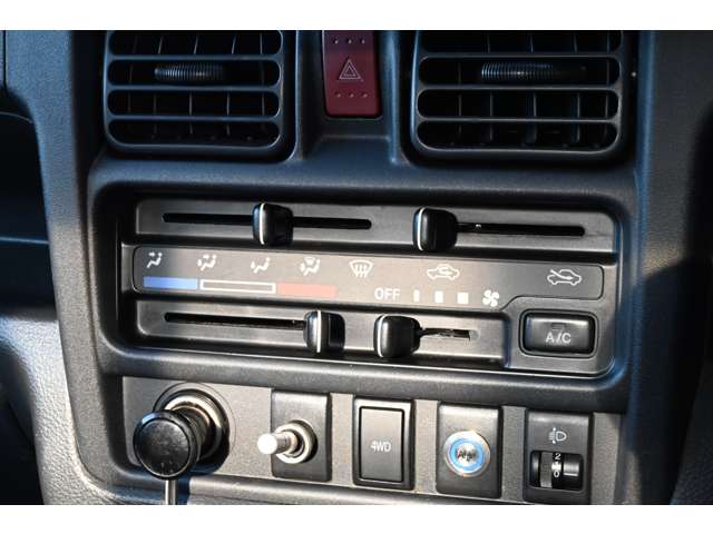 日産 ＮＴ１００クリッパー ６６０ ＤＸ ４ＷＤ H29年 (近畿) 99