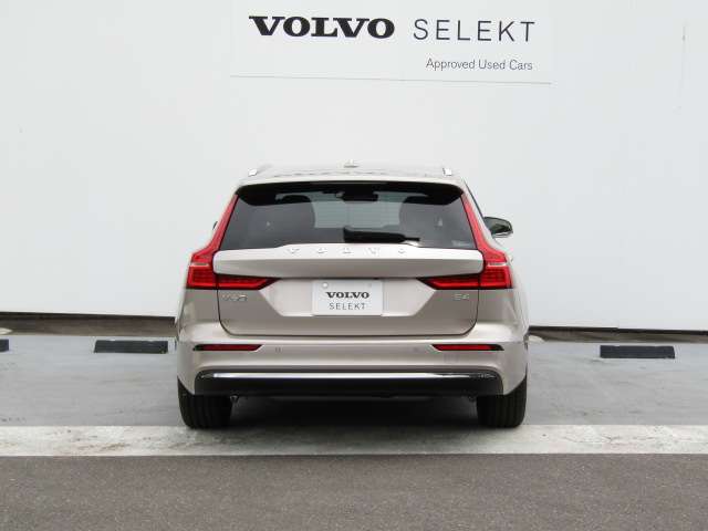 ボルボ Ｖ６０ ウルトラ　Ｂ４ R7年 (四国) 99