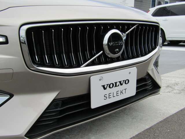 ボルボ Ｖ６０ ウルトラ　Ｂ４ R7年 (四国) 99