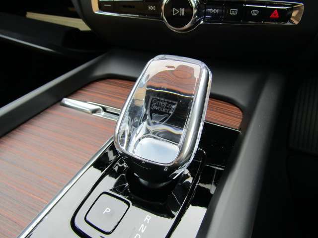 ボルボ Ｖ６０ ウルトラ　Ｂ４ R7年 (四国) 99