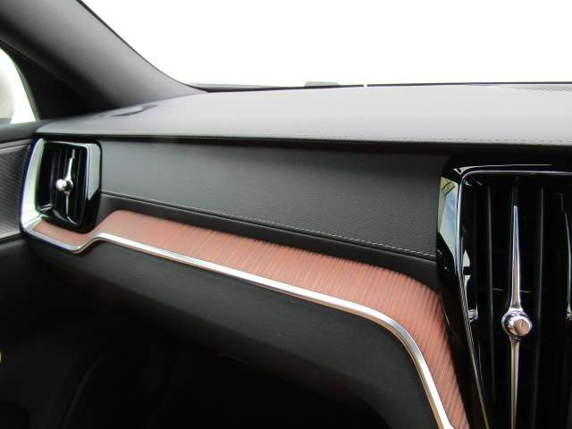 ボルボ Ｖ６０ ウルトラ　Ｂ４ R7年 (四国) 99