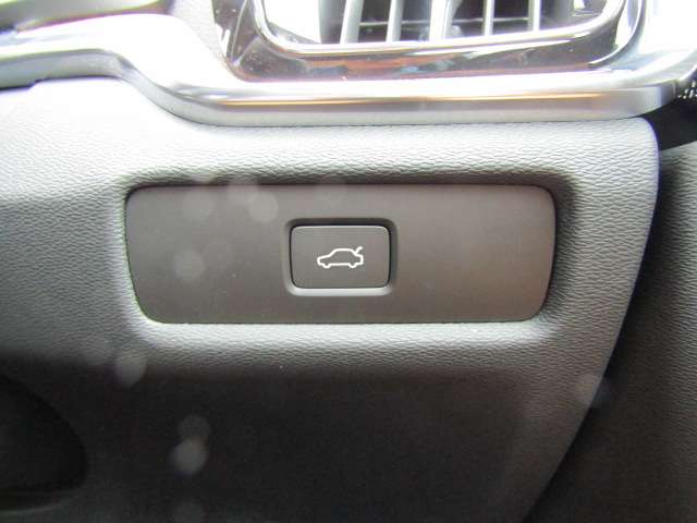 ボルボ Ｖ６０ ウルトラ　Ｂ４ R7年 (四国) 99