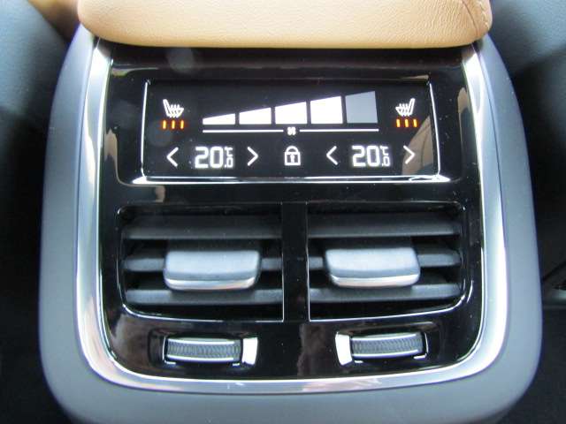 ボルボ Ｖ６０ ウルトラ　Ｂ４ R7年 (四国) 99