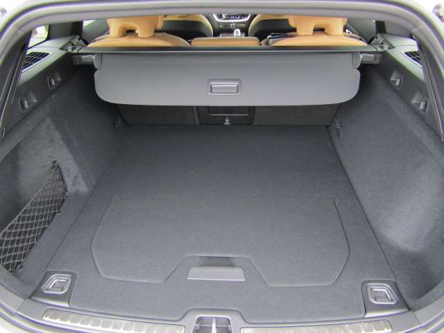 ボルボ Ｖ６０ ウルトラ　Ｂ４ R7年 (四国) 99