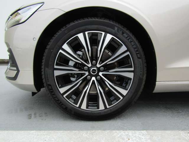 ボルボ Ｖ６０ ウルトラ　Ｂ４ R7年 (四国) 99