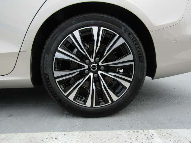 ボルボ Ｖ６０ ウルトラ　Ｂ４ R7年 (四国) 99