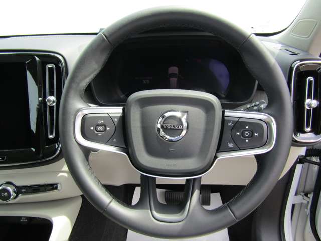 ボルボ ＸＣ４０ アルティメット Ｂ４ ＡＷＤ ４ＷＤ R5年 (四国) 99