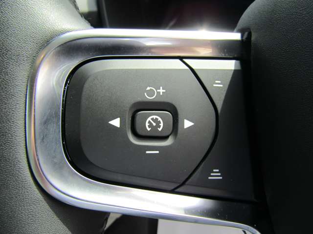 ボルボ ＸＣ４０ アルティメット Ｂ４ ＡＷＤ ４ＷＤ R5年 (四国) 99