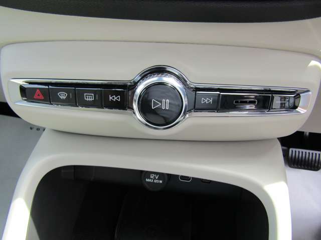 ボルボ ＸＣ４０ アルティメット Ｂ４ ＡＷＤ ４ＷＤ R5年 (四国) 99