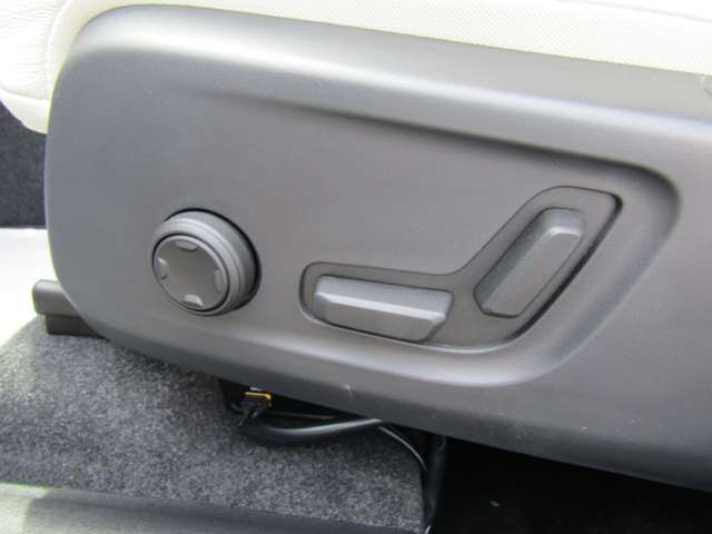 ボルボ ＸＣ４０ アルティメット Ｂ４ ＡＷＤ ４ＷＤ R5年 (四国) 99