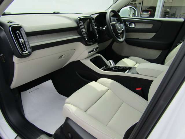 ボルボ ＸＣ４０ アルティメット Ｂ４ ＡＷＤ ４ＷＤ R5年 (四国) 99