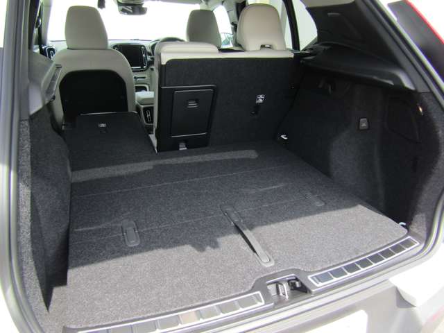 ボルボ ＸＣ４０ アルティメット Ｂ４ ＡＷＤ ４ＷＤ R5年 (四国) 99