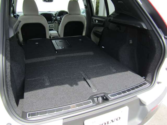 ボルボ ＸＣ４０ アルティメット Ｂ４ ＡＷＤ ４ＷＤ R5年 (四国) 99