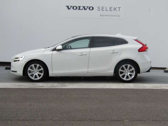 ボルボ Ｖ４０ Ｔ３　クラシックエディション R1年 (四国) 99