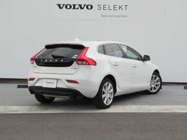 ボルボ Ｖ４０ Ｔ３　クラシックエディション R1年 (四国) 99