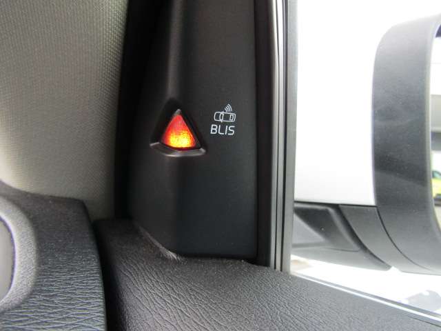 ボルボ Ｖ４０ Ｔ３　クラシックエディション R1年 (四国) 99