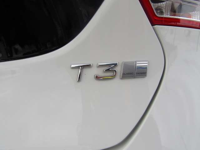 ボルボ Ｖ４０ Ｔ３　クラシックエディション R1年 (四国) 99